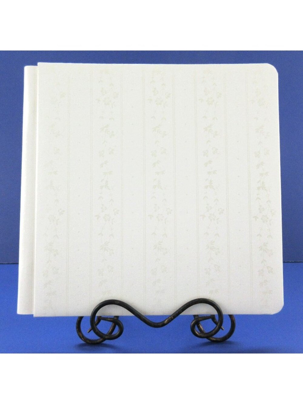Creative Memories White Remberance Embossed 12x12 Album Old Style 19 Pages
